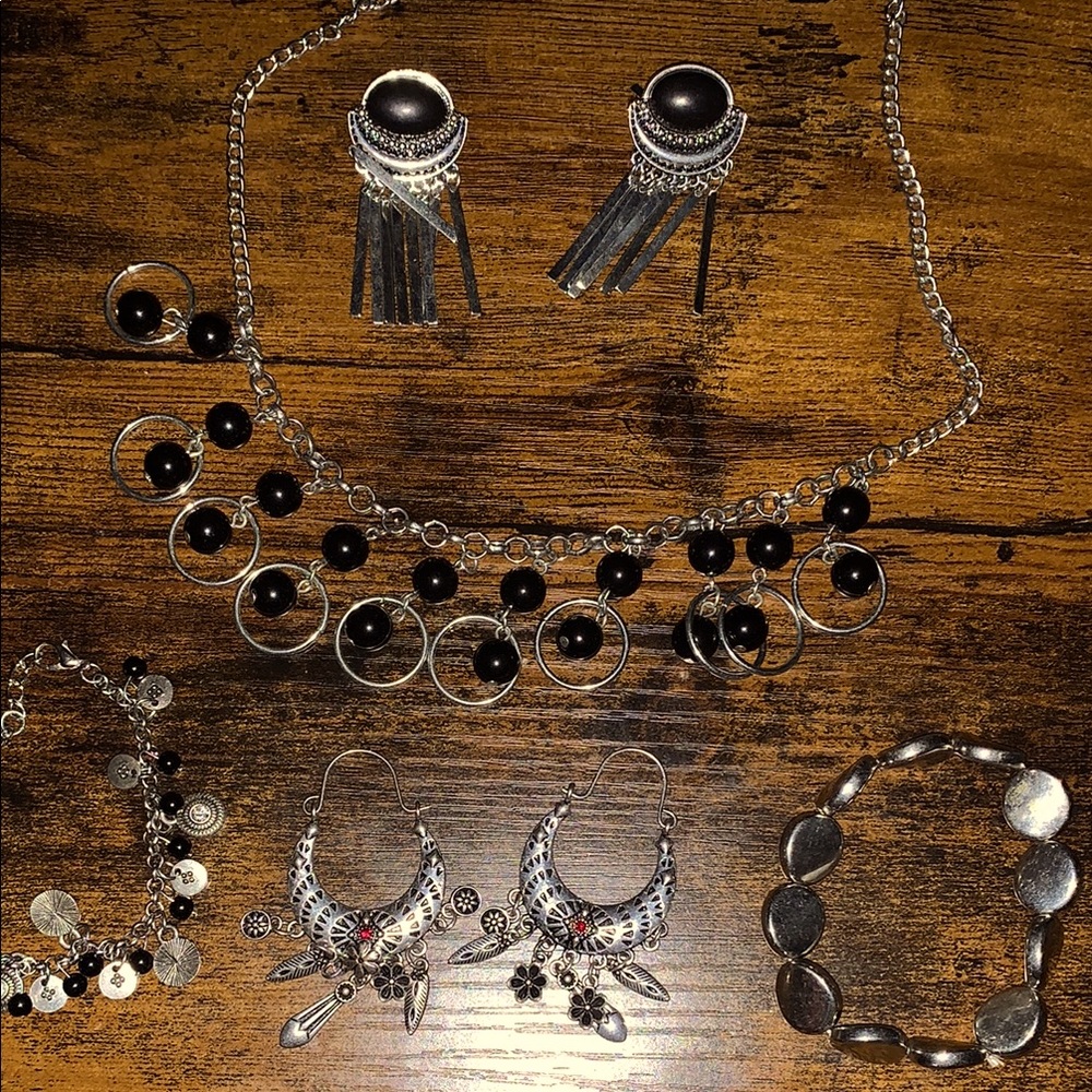 Elegant Silver and Black Jewelry Set